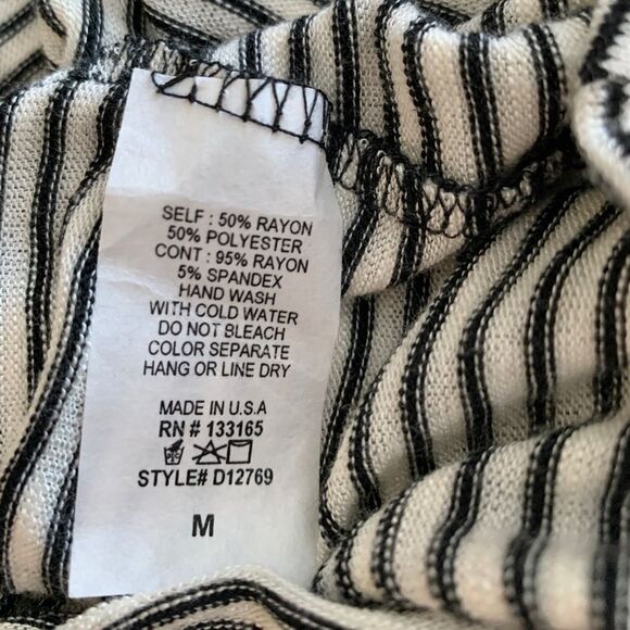 Altar’d State Smocked Black and Taupe Striped Half Bow Sleeves Top Size Medium - Picture 8 of 8